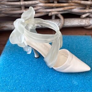 Just the right shoe by Raine 2000 in box